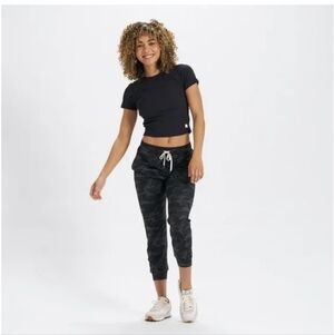 Vuori Women's Performance Jogger In Black/Grey Camouflage Pants.